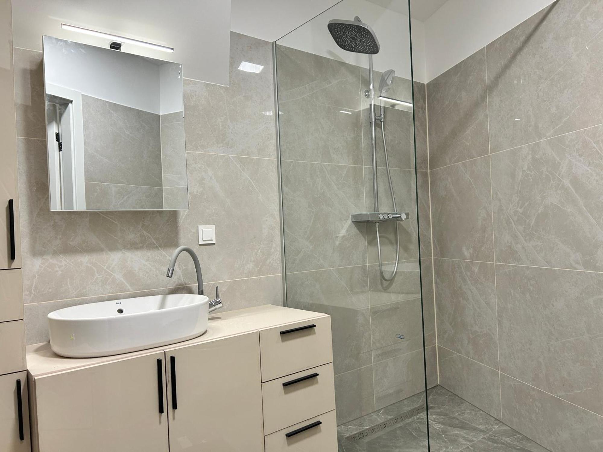 וינה Asp Modern Apartments With Balcony & Free Parking מראה חיצוני תמונה